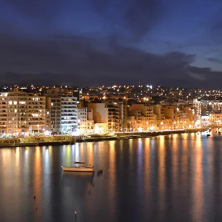 Super Luxury In Tigne Point, Amazing Sea Views Apartment Sliema