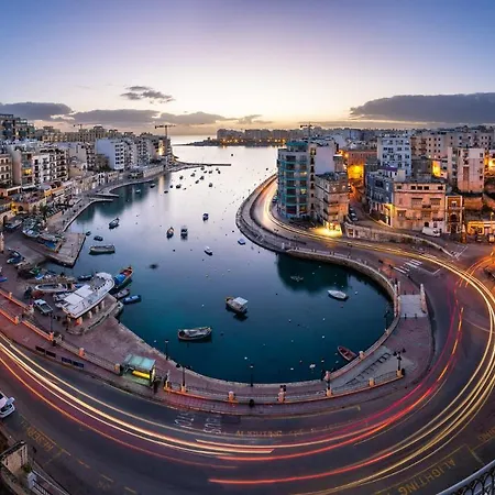 Super Luxury In Tigne Point, Amazing Sea Views Sliema