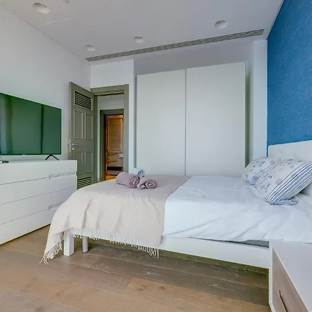 Super Luxury In Tigne Point, Amazing Sea Views Appartement Sliema