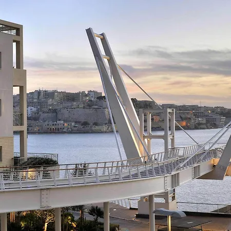 Super Luxury In Tigne Point, Amazing Sea Views Sliema