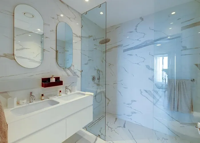 Super Luxury In Tigne Point, Amazing Sea Views Sliema